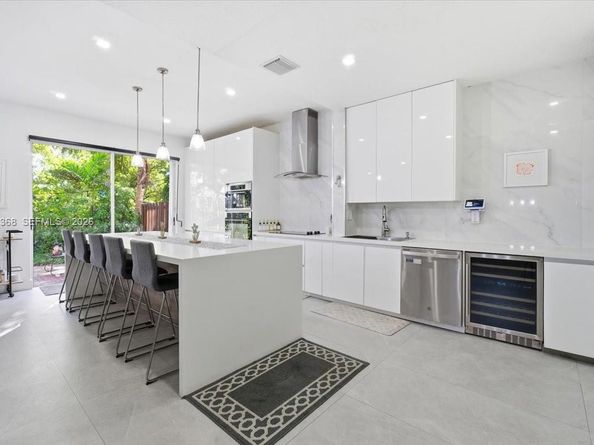 11372 NW 72nd Ter, Doral FL 33178