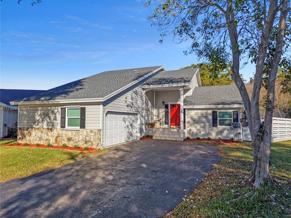 14914 SW 142nd Pl, Miami FL 33186