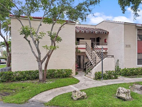 3rd Ct 20135 1, Miami FL 33179