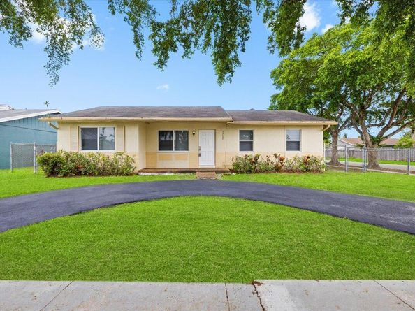7712 SW 7TH Street, North Lauderdale FL 33068