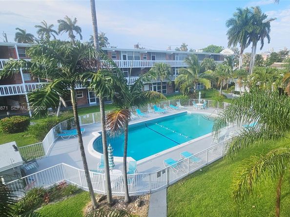 141 NE 10th Ave 22C, Hallandale Beach FL 33009