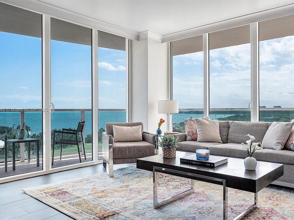 2889 Mcfarlane Rd 902, Miami FL 33133