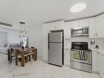 809 W Oakland Park Boulevard