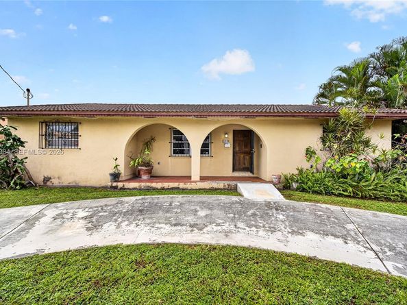 430 SE 7th Ave, Hialeah FL 33010