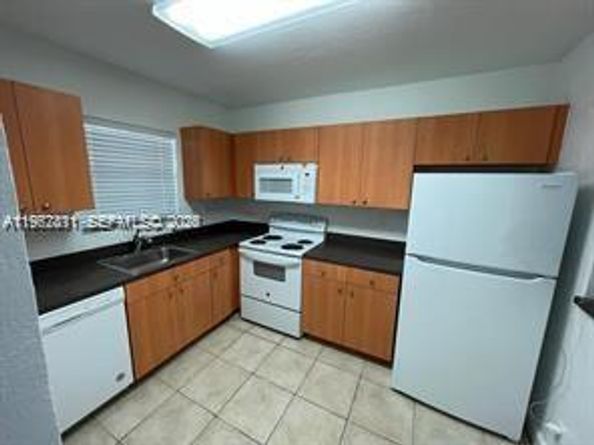 4853 NW 9th Dr 4853, Plantation FL 33317