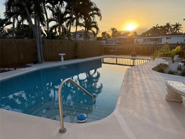 411 SE 6th Ave, Pompano Beach FL 33060