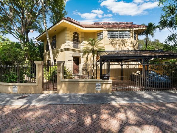 2997 Day Ave, Miami FL 33133