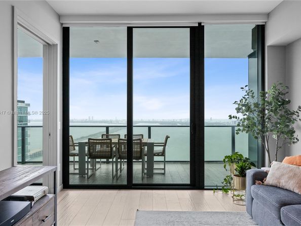 480 NE 31st St 4906, Miami FL 33137