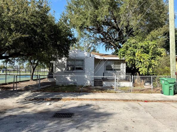 413 NW 63rd St, Miami FL 33150