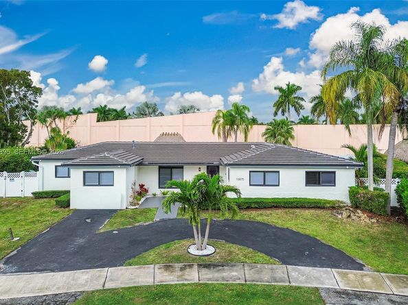 10870 SW 106th Ave, Miami FL 33176