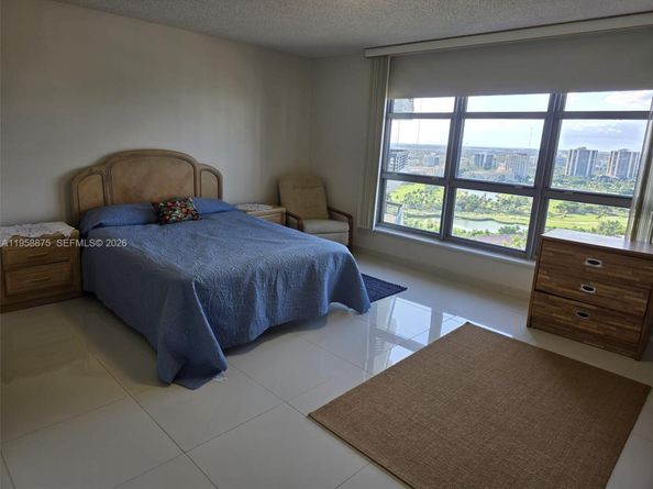 3500 Mystic Pointe Dr 2905, Aventura FL 33180