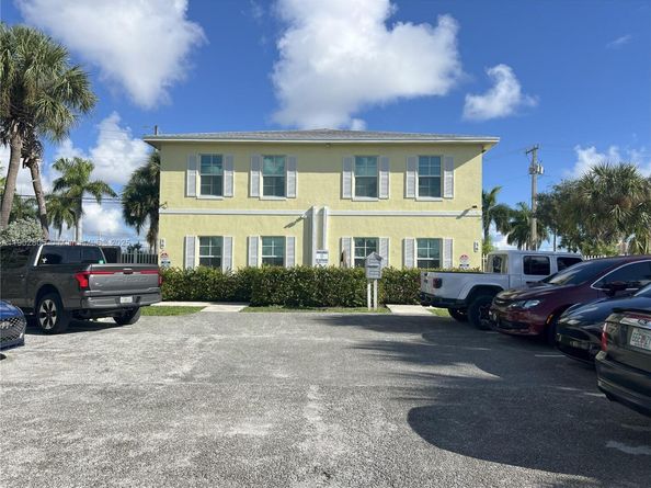 56 W 12th St, Riviera Beach FL 33404