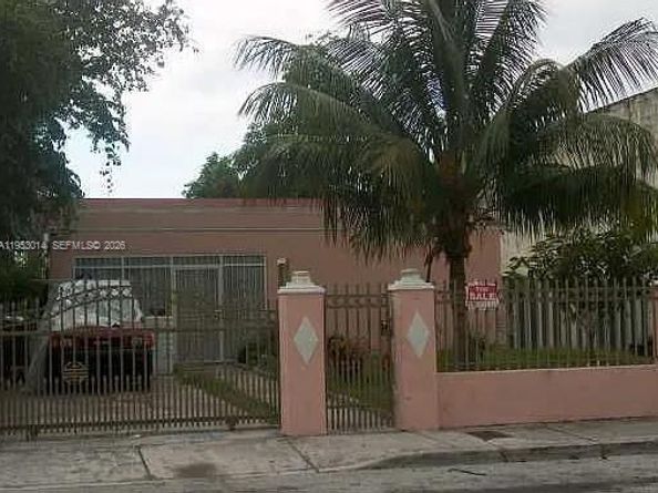 110 NW 52nd St, Miami FL 33127