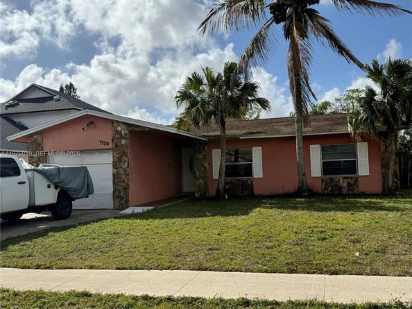 7704 SW 8th Ct, North Lauderdale FL 33068