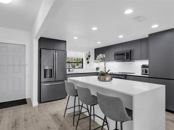 2172 NE 171st St, North Miami Beach FL 33162