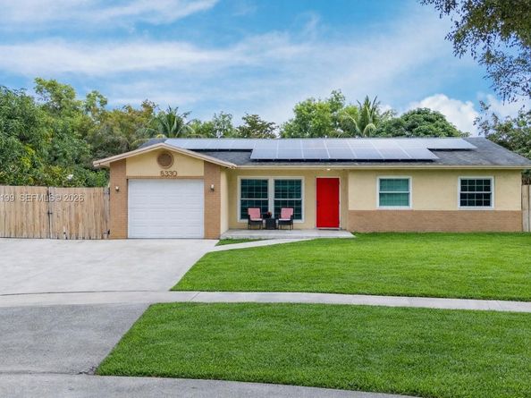 8330 NW 3rd St, Pembroke Pines FL 33024