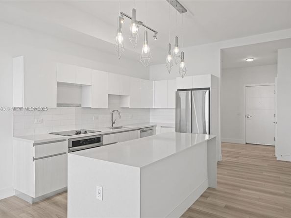 101 Diplomat Pkwy 2605, Hallandale Beach FL 33009