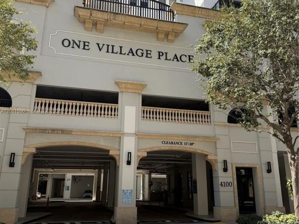 4100 Salzedo St 811, Coral Gables FL 33146