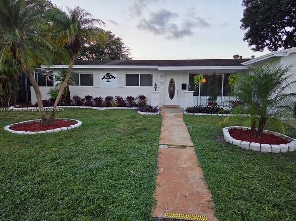 2070 NW 82nd Ave, Pembroke Pines FL 33024