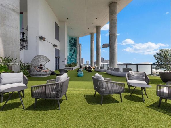 398 NE 5th St 2805, Miami FL 33132