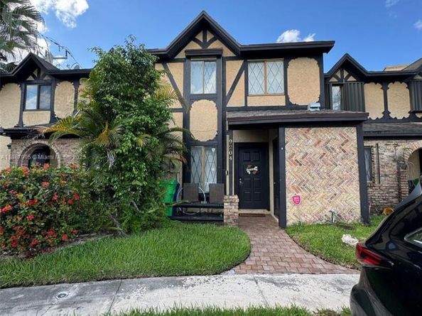 9204 NW 49th Pl, Sunrise FL 33351