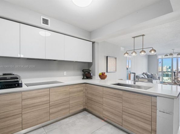 300 Sunny Isles Blvd 41405, Sunny Isles Beach FL 33160