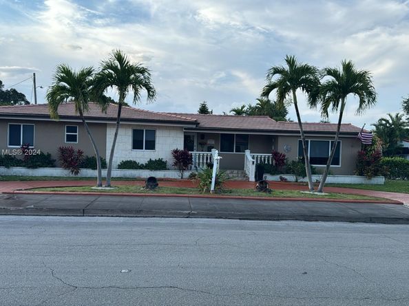 206 Ponce De Leon Blvd, Coral Gables FL 33134