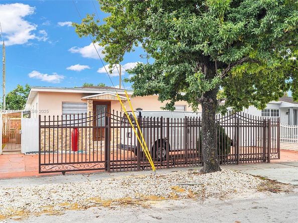 31 SW 58th Ct, Miami FL 33144