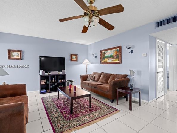 5300 Washington St J115, Hollywood FL 33021