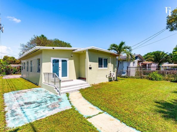 1195 NW 48th St, Miami FL 33127