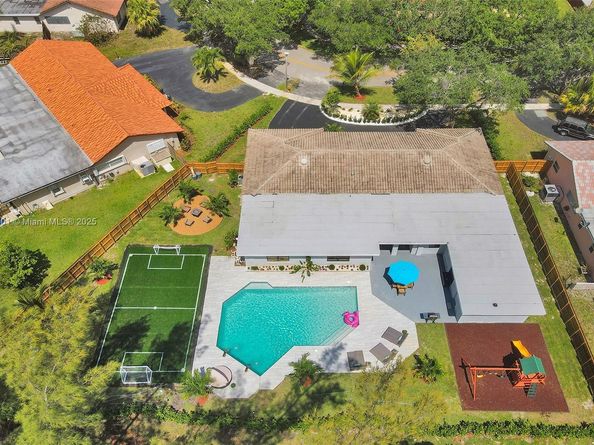 1960 SW 51st Ter, Plantation FL 33317