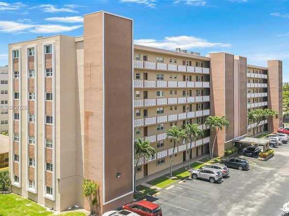 500 NE 12th Ave 407, Hallandale Beach FL 33009