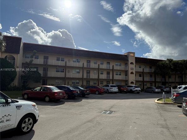 2721 N Pine Island Rd 202, Sunrise FL 33322