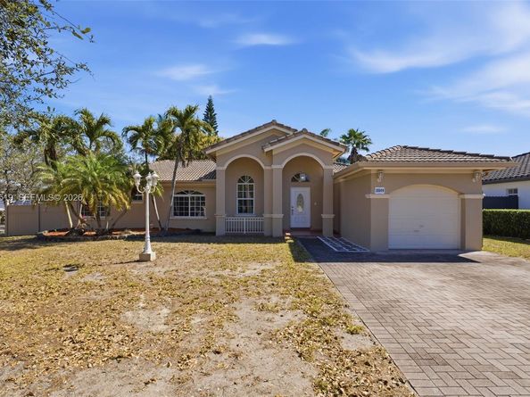 18049 SW 152nd Ave, Miami FL 33187