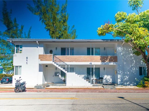 611 74th St, Miami Beach FL 33141