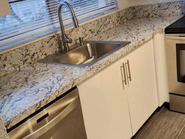 2501 NW 41st Ave 201, Lauderhill FL 33313