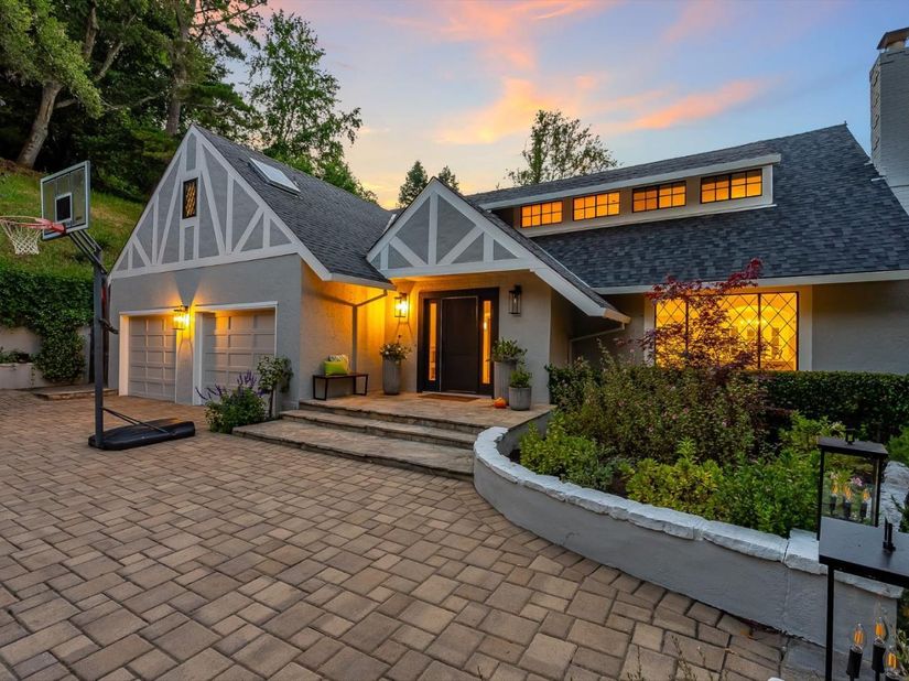 220 Robin Road, Hillsborough CA 94010