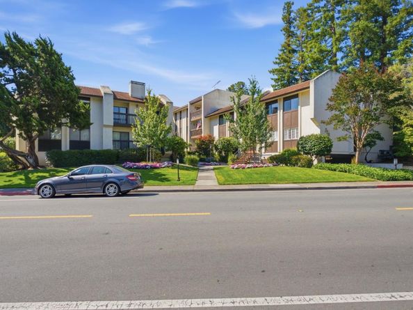 226 W Edith Avenue 33, Los Altos CA 94022