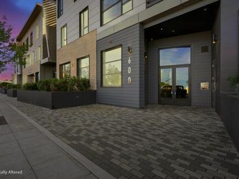 600 El Camino Real