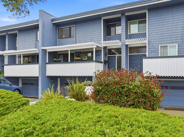653 Fox Court, Redwood City CA 94061