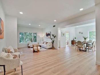 425 N El Camino Real