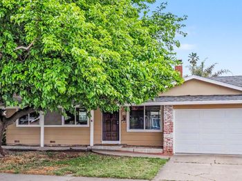 5438 Farina Lane