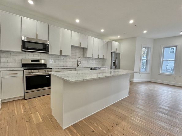 20 Broad St 6, Medway MA 02053