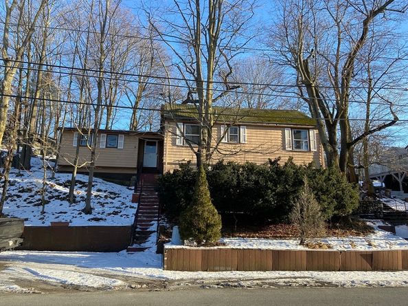 9 Walden Pond Ave, Saugus MA 01906