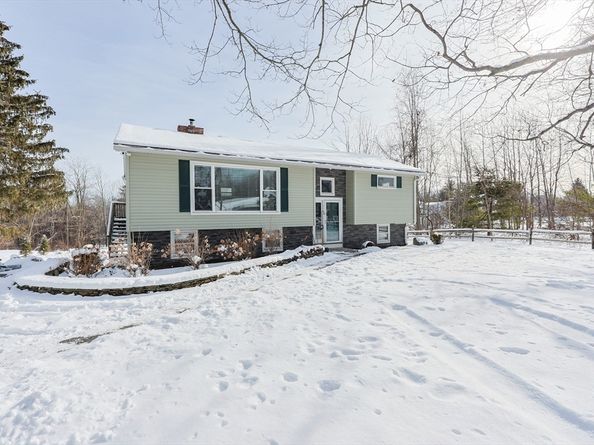 609 Ashby West Rd, Fitchburg MA 01420