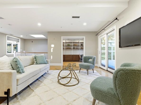 38 Brookford St 2, Cambridge MA 02140