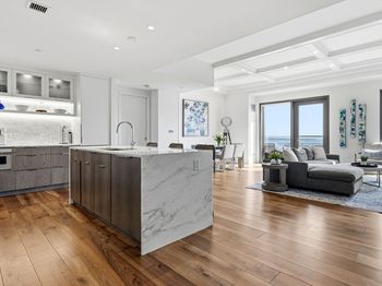 300 Pier 4 Blvd