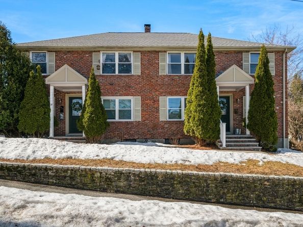 34 Gill Rd 4, Waltham MA 02453