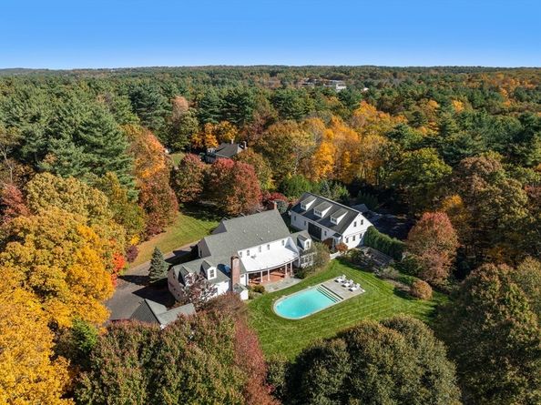 10 Queen Anne Rd, Hopkinton MA 01748