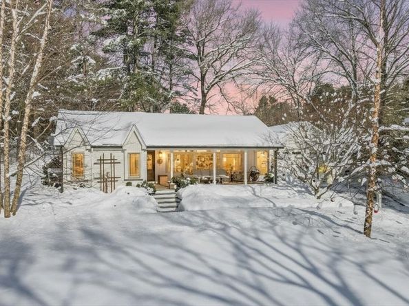 29 Bridge St, Medfield MA 02052